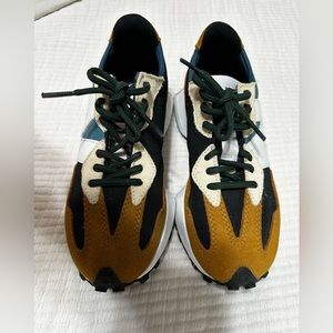 New Balance / size 7 / great condition!